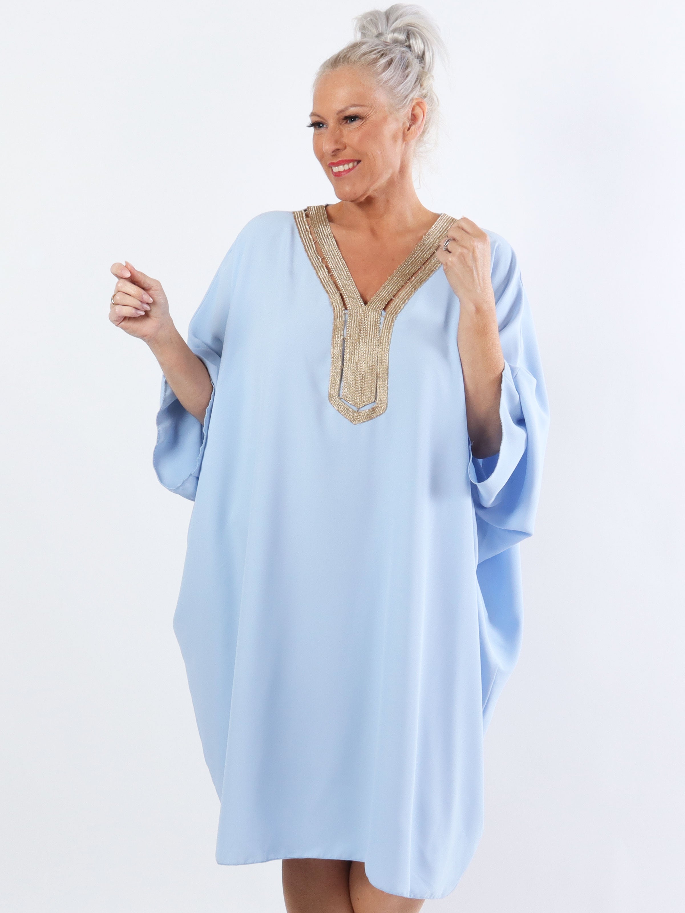 Viola - Plus size tunika med fin halsringning